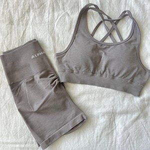 Alphalete Revival Bra and 4.5" Amplify Shorts - Storm Grey